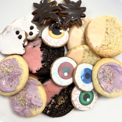 Deluxe Halloween Cookie Tin - Image 2